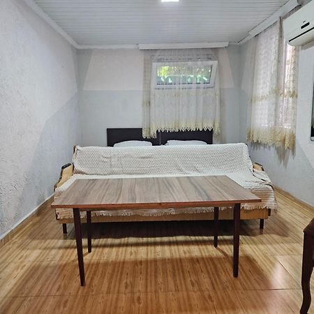 באטומי Guest House 2 Floor מראה חיצוני תמונה