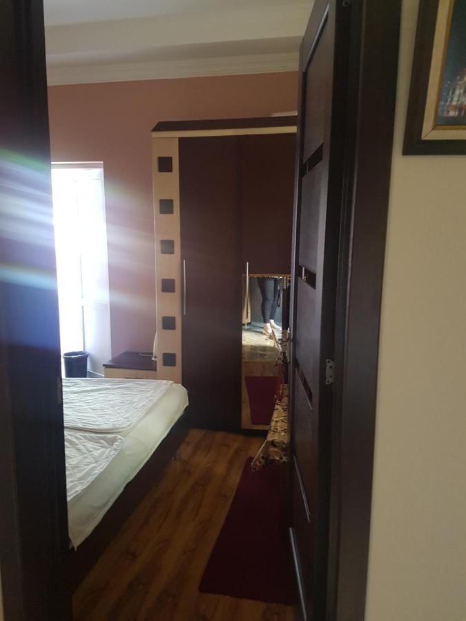 באטומי Guest House 2 Floor מראה חיצוני תמונה
