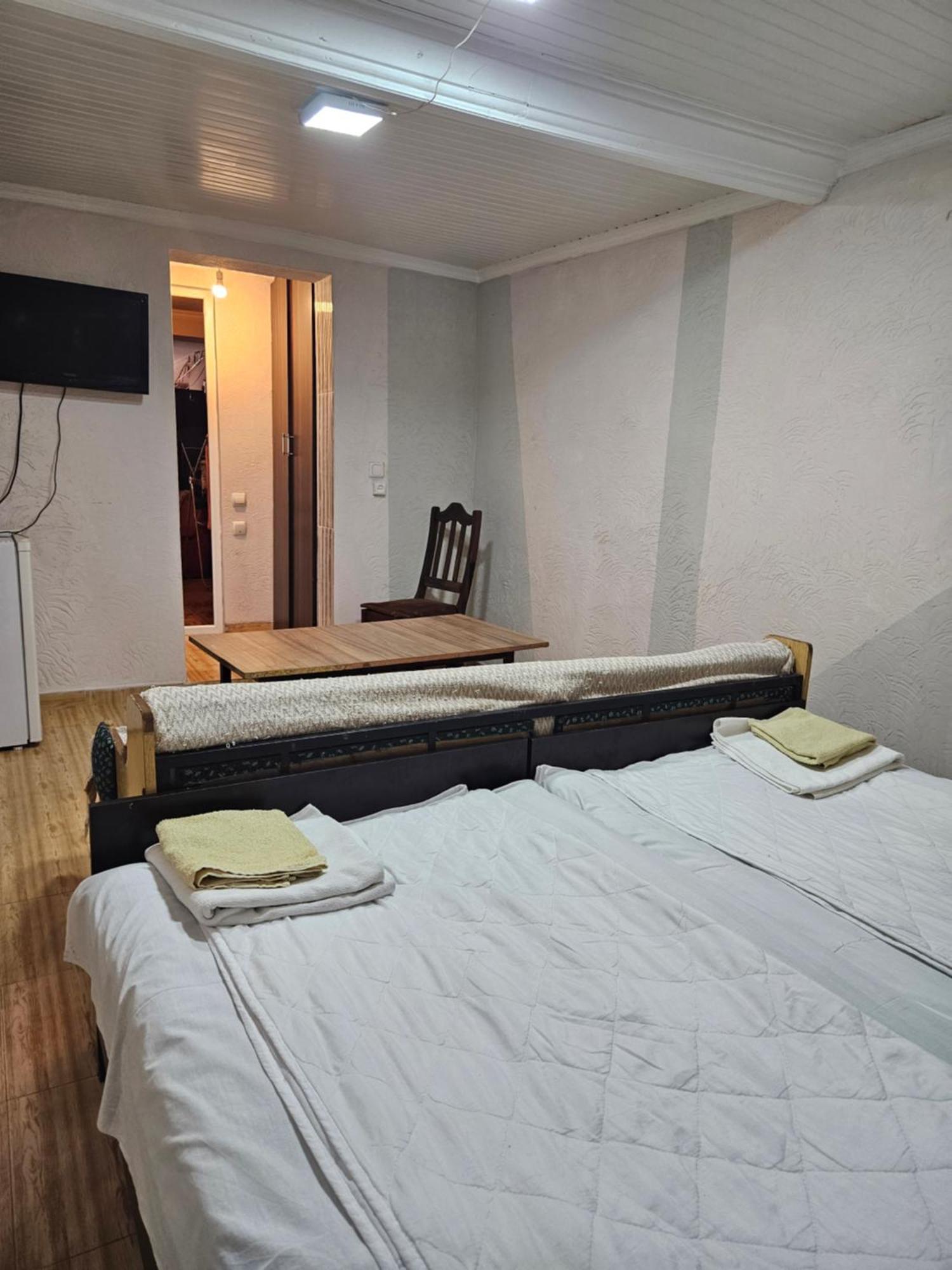 באטומי Guest House 2 Floor מראה חיצוני תמונה